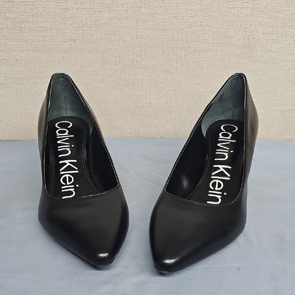 CALVIN KLEIN NITA POINTY TOE PUMPS BFPM-09-127 - Picture 1 of 8